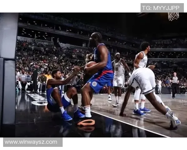 篮网与快船激战回放精彩瞬间解析及赛后点评
